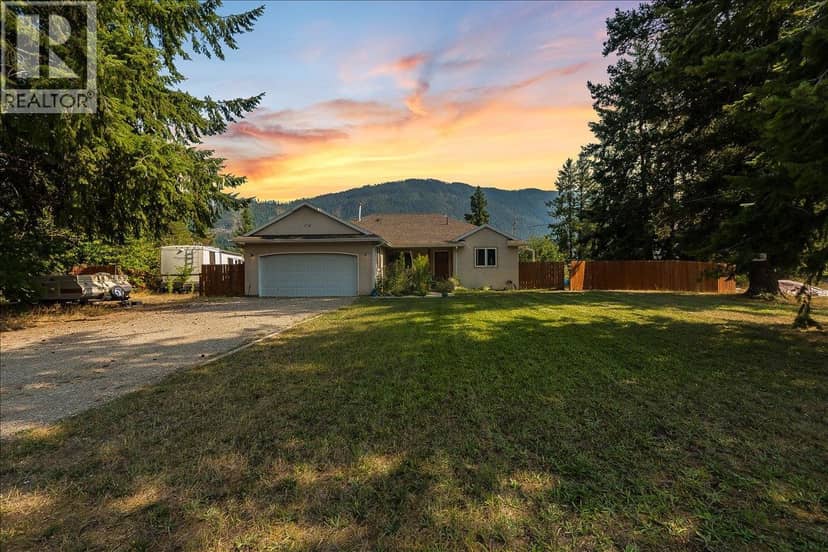 2706 Jacks Crescent, South Slocan