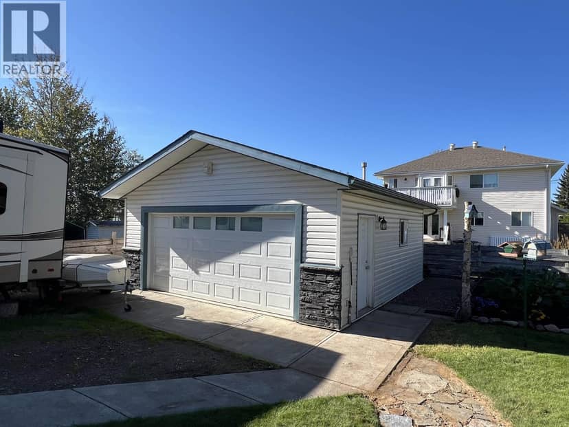 4815 SPRUCE AVENUE, Fort Nelson, photo 3