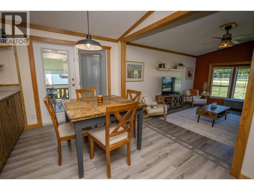 3235 Pine Valley Road, Williams Lake, photo 7
