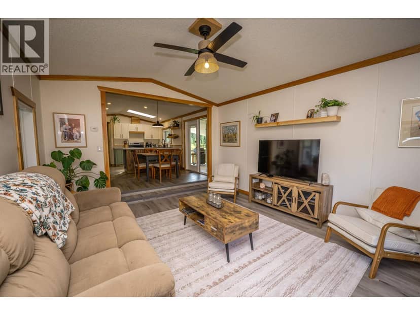 3235 Pine Valley Road, Williams Lake, photo 4
