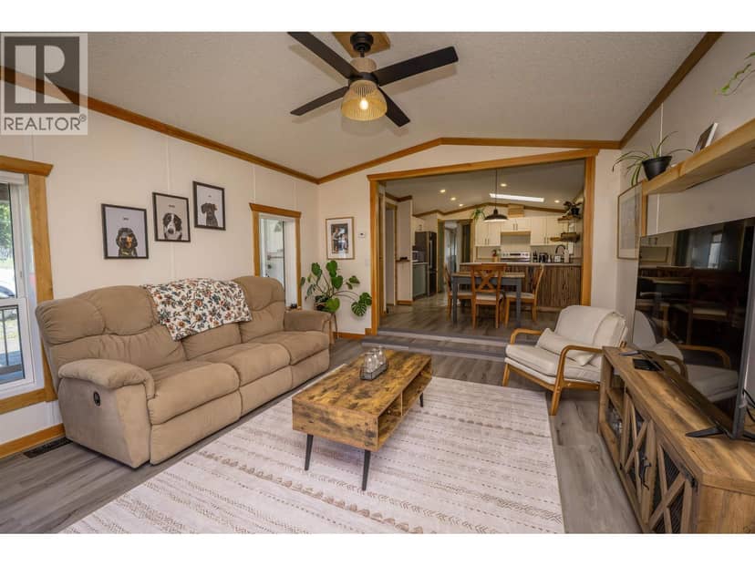 3235 Pine Valley Road, Williams Lake, photo 5