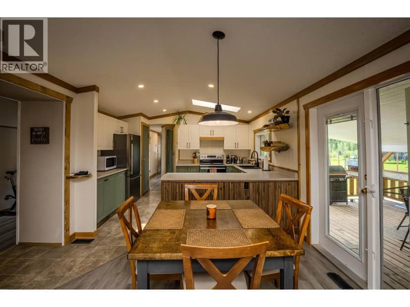 3235 Pine Valley Road, Williams Lake, photo 8