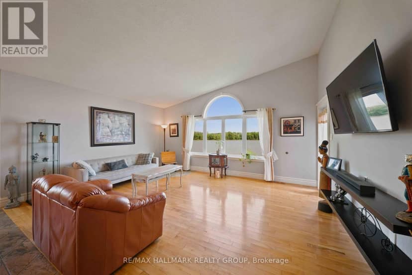 3020 Bay Road — photo 12 of 40