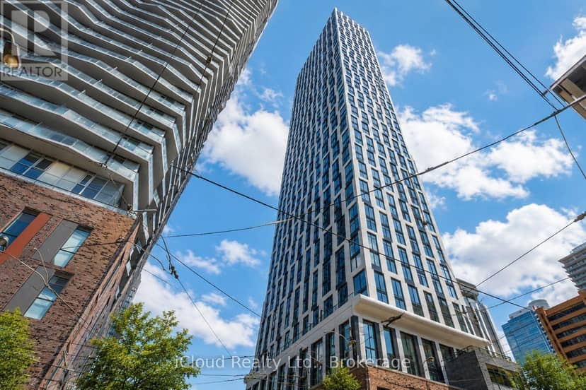 4012 - 252 Church Street — photo 1 of 21