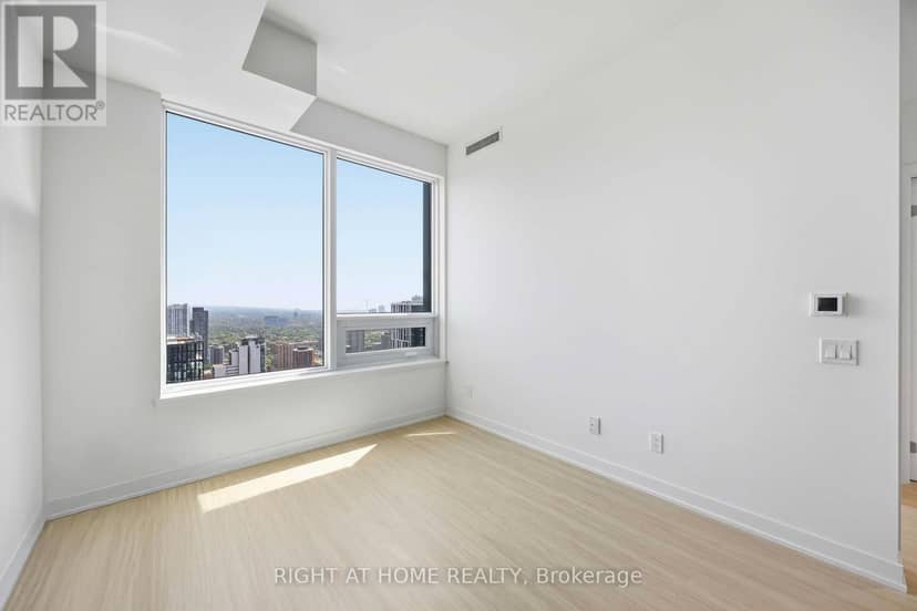5110 - 8 Wellesley Street W — photo 14 of 37