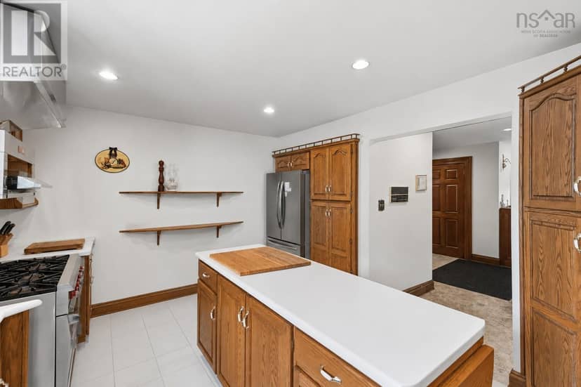 183 New Russell Road — photo 33 of 40