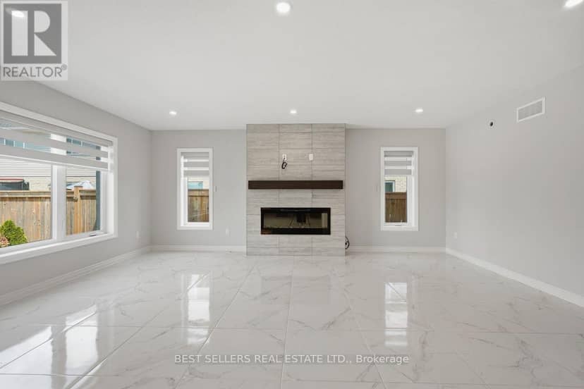 22 Weir Crescent — photo 10 of 40