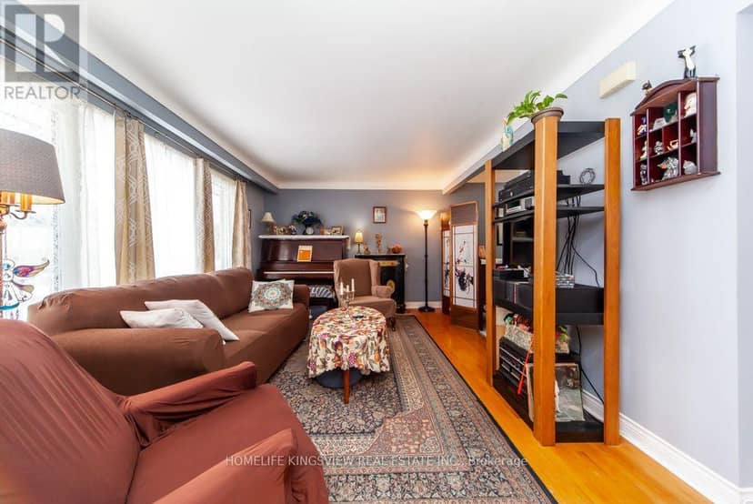 37 Allan Drive — photo 8 of 32