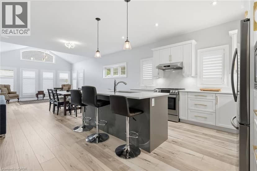35 BUTLERS Drive N — photo 10 of 34