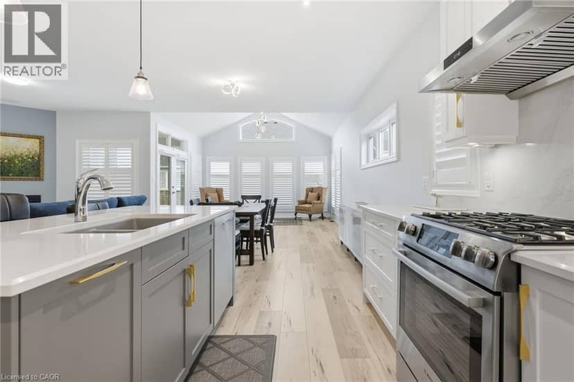 35 BUTLERS Drive N — photo 11 of 34