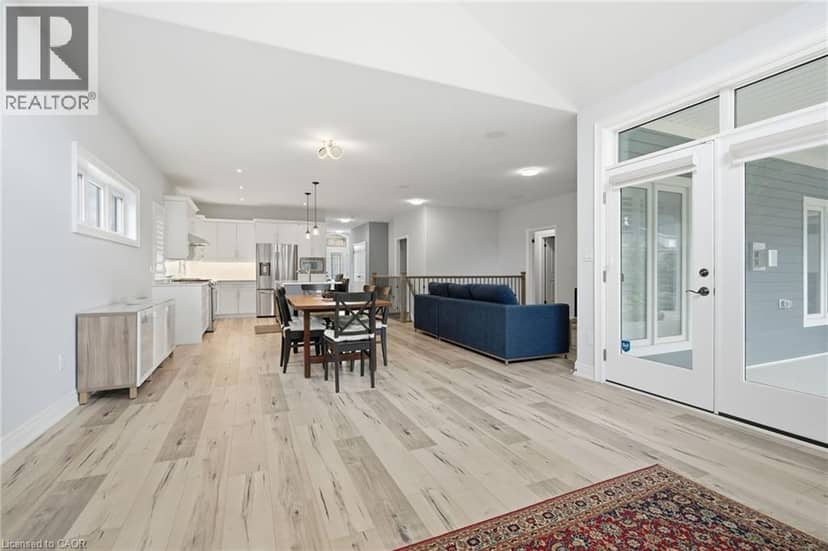 35 BUTLERS Drive N — photo 17 of 34