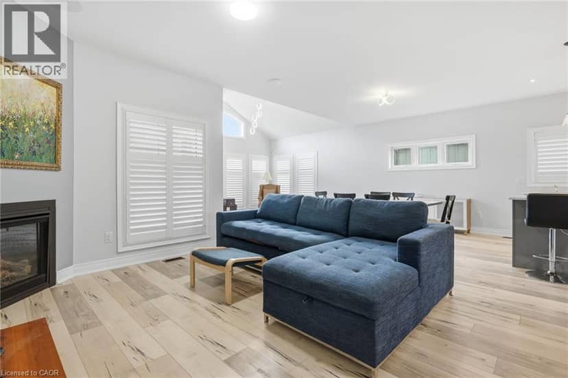 35 BUTLERS Drive N — photo 9 of 34