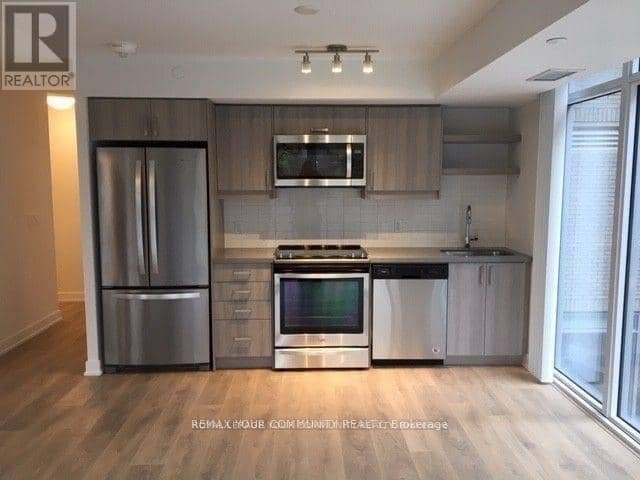 302 - 50 Wellesley Street E — photo 4 of 31