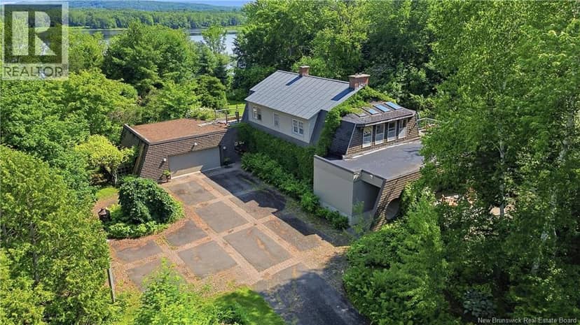 1421 Woodstock Road — photo 4 of 40