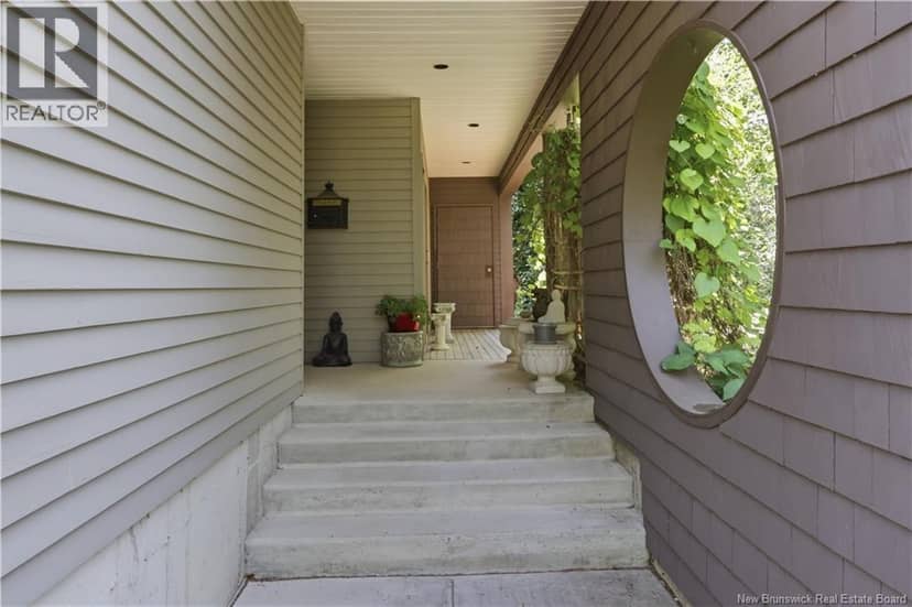 1421 Woodstock Road — photo 7 of 40