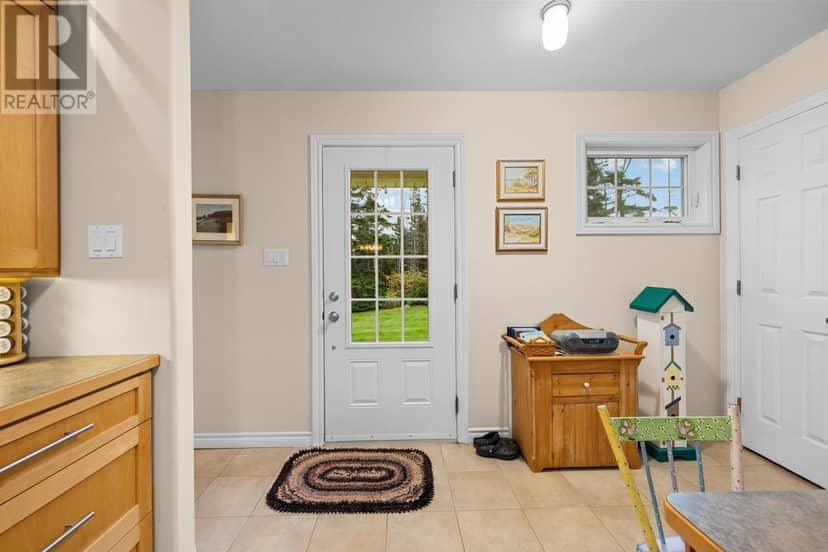 3687 Route 20, Seaview, photo 8