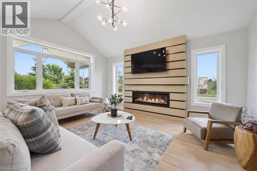 33 WATERLOO Street — photo 9 of 37
