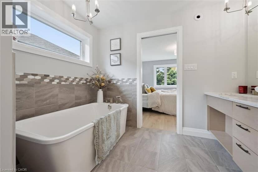 33 WATERLOO Street — photo 13 of 37