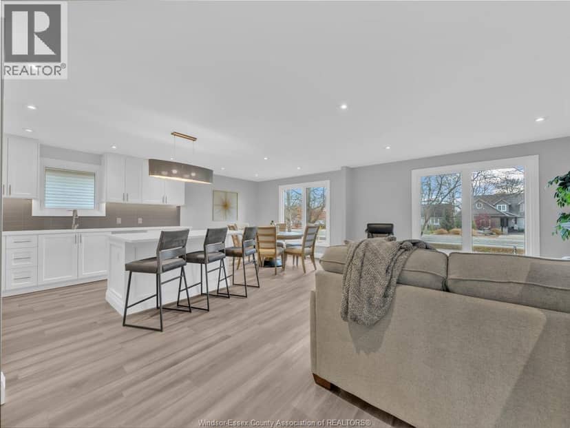 332 Heritage ROAD — photo 3 of 40