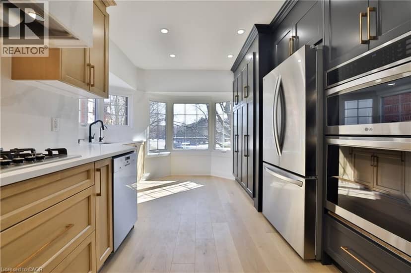 63 TRADEWIND Drive — photo 9 of 40