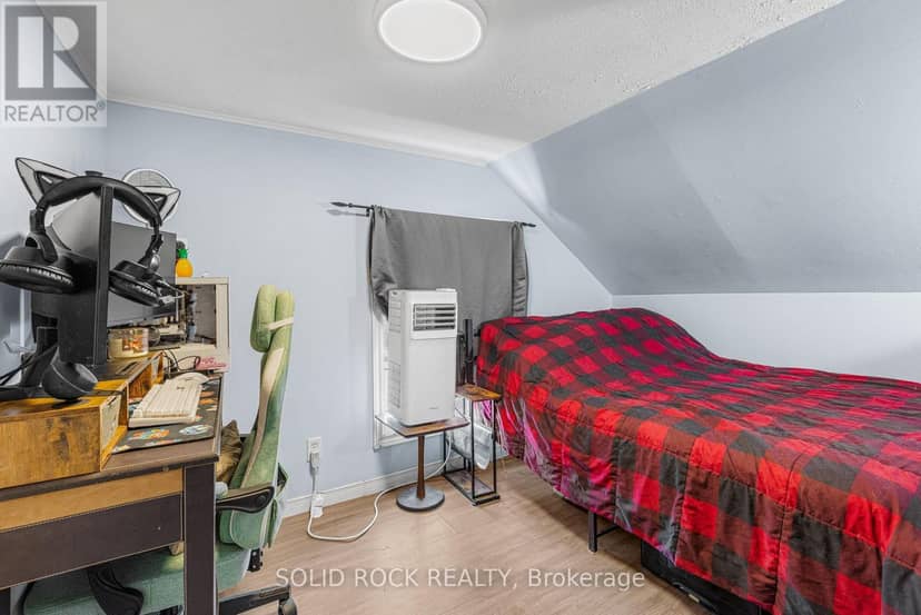 3022 John Street — photo 32 of 40