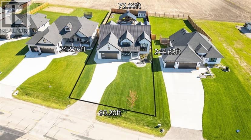 3661 Egremont Road, Plympton-Wyoming, photo 3