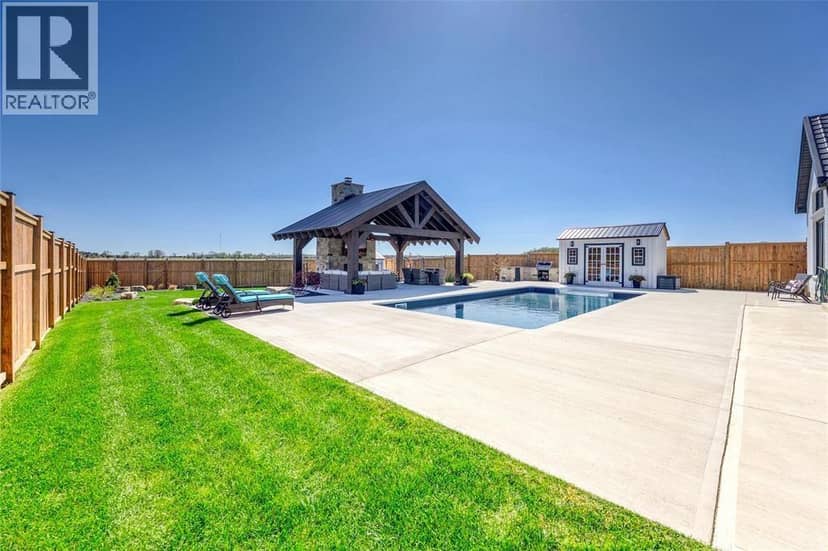 3661 Egremont Road, Plympton-Wyoming, photo 5