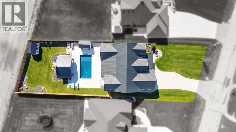 3661 Egremont Road, Plympton-Wyoming, photo 4