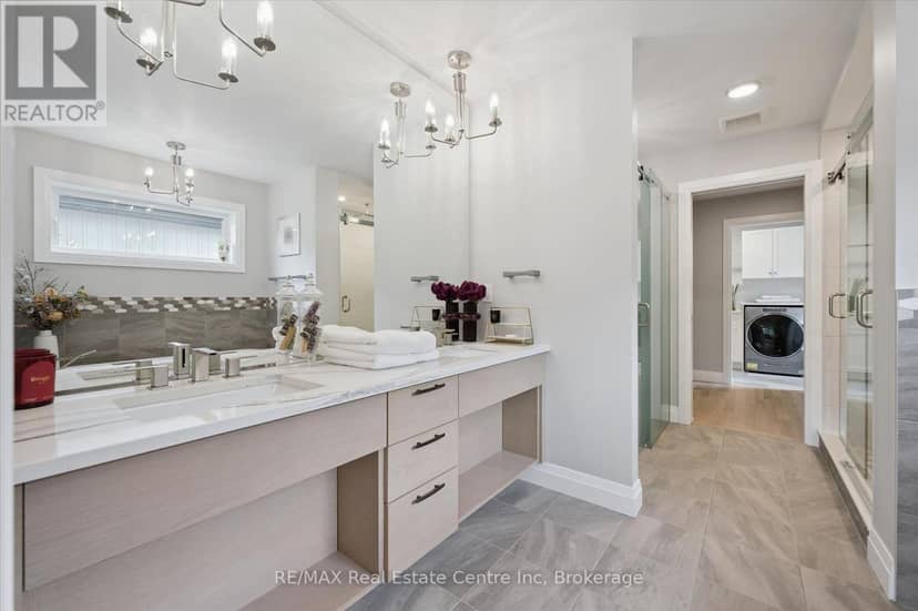 33 Waterloo Street — photo 14 of 37