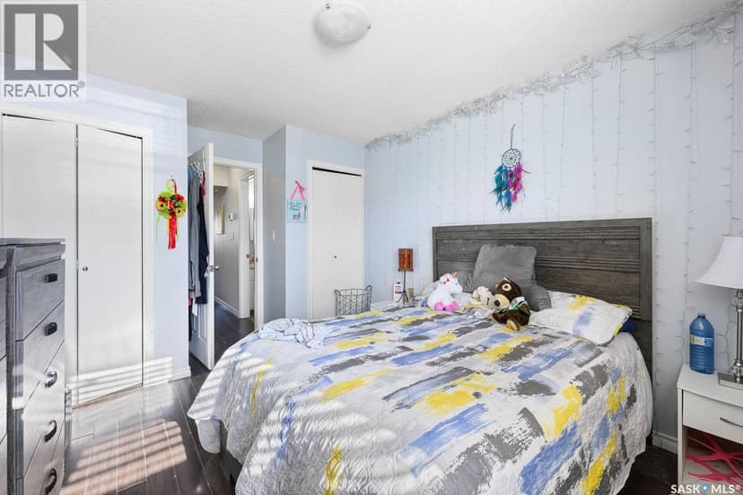 4008 Dewdney Avenue — photo 7 of 27