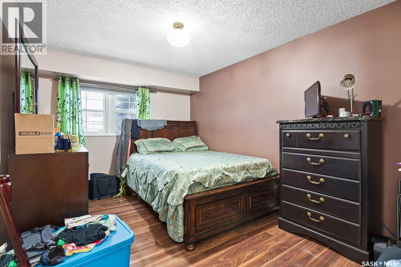 4008 Dewdney Avenue — photo 16 of 27