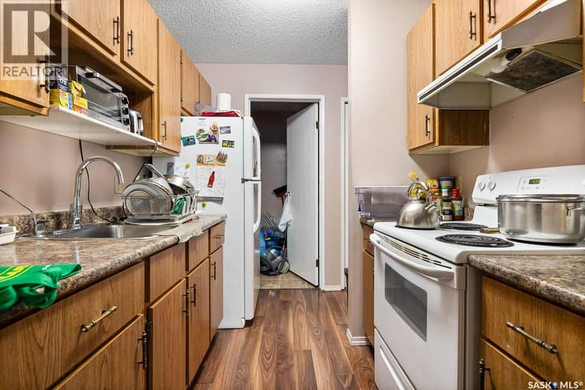 4008 Dewdney Avenue — photo 15 of 27