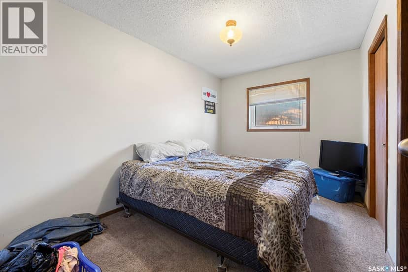 4008 Dewdney Avenue — photo 25 of 27