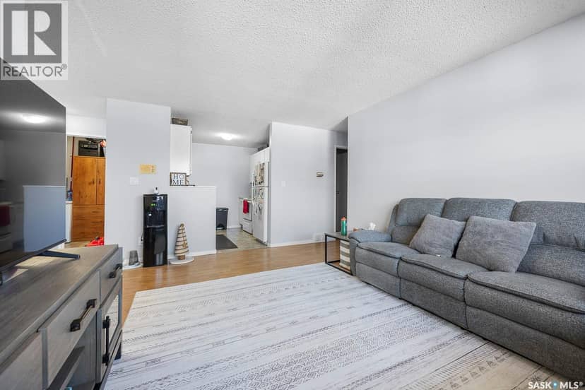 4008 Dewdney Avenue — photo 6 of 27