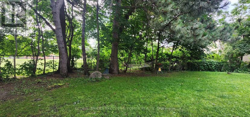 23 Whitefriars Drive — photo 24 of 28