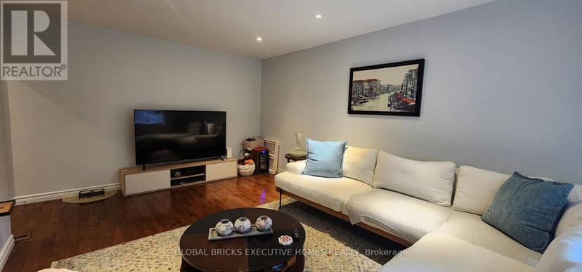 23 Whitefriars Drive — photo 14 of 28