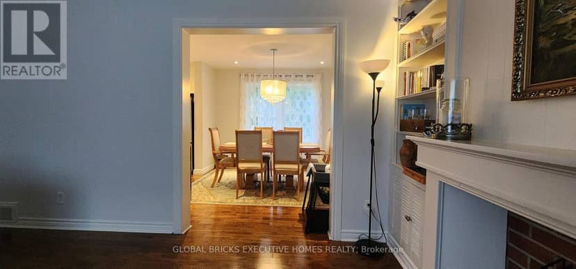23 Whitefriars Drive — photo 6 of 28