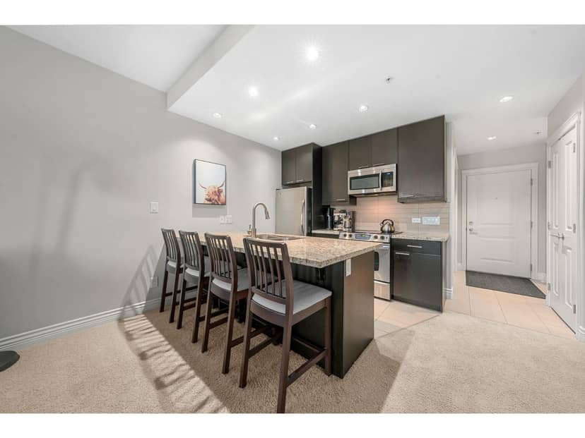 203 2970 King George Boulevard, Surrey, photo 3