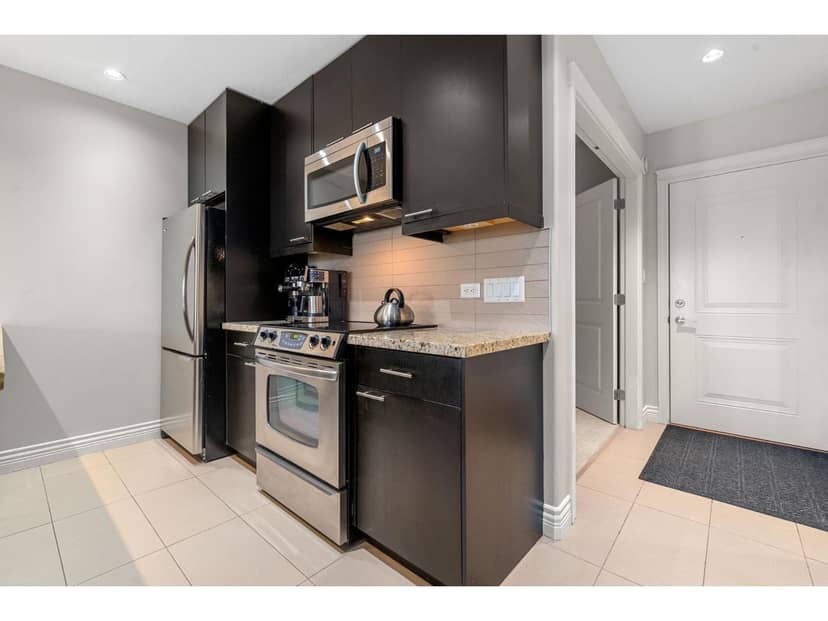 203 2970 King George Boulevard, Surrey, photo 6