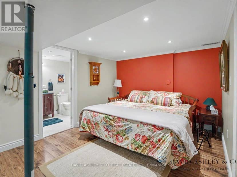 4 Queen Street — photo 21 of 36