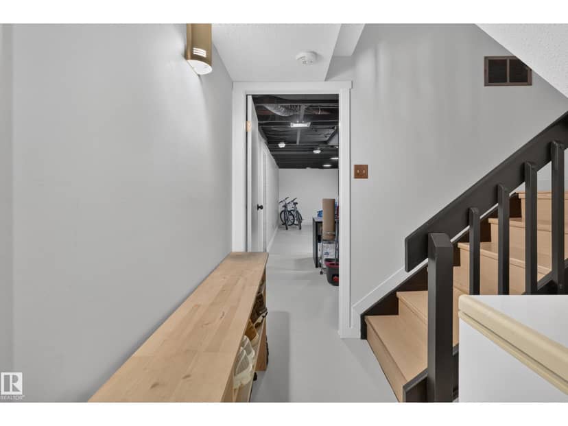 6712 36A AV NW — photo 39 of 40