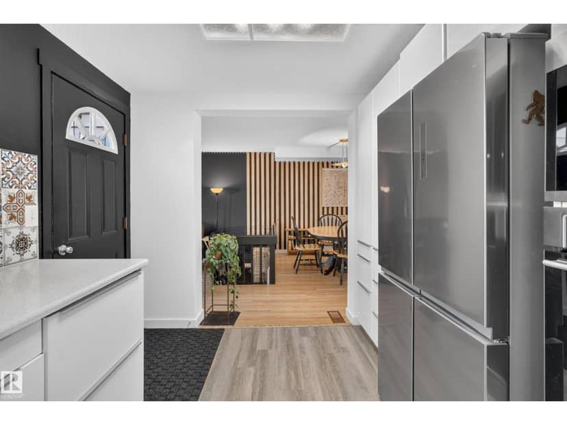 6712 36A AV NW — photo 13 of 40