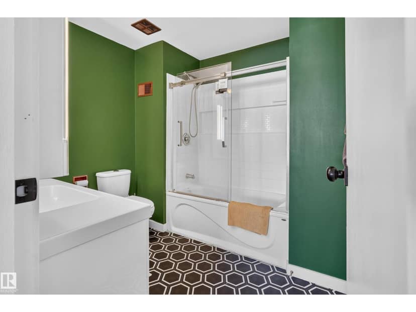 6712 36A AV NW — photo 30 of 40