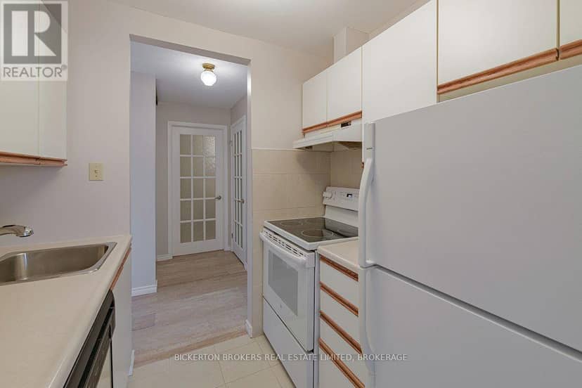 301 - 550 Talbot Place — photo 14 of 17