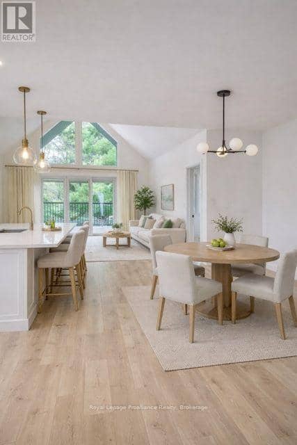 30 Mackenzie John Crescent — photo 2 of 4