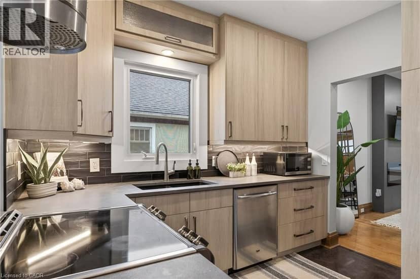 105 HIGHLAND Avenue — photo 17 of 40