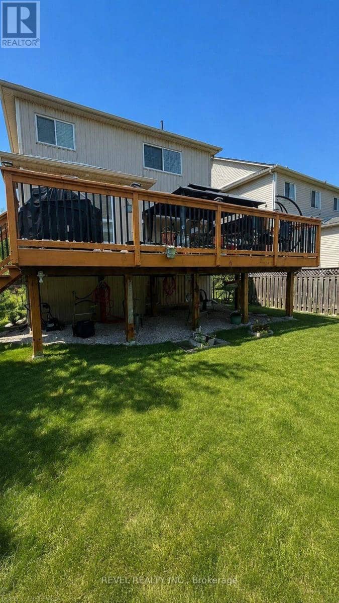 252 Berry Street — photo 2 of 19