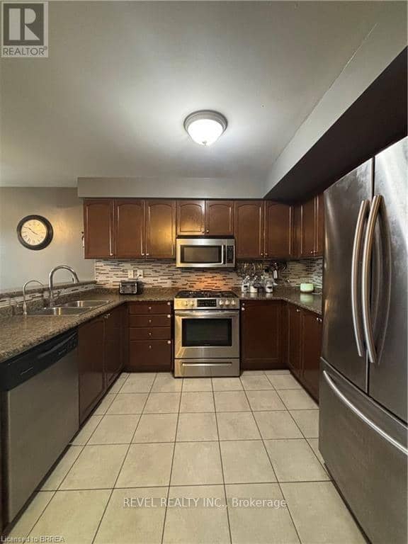252 Berry Street — photo 6 of 19