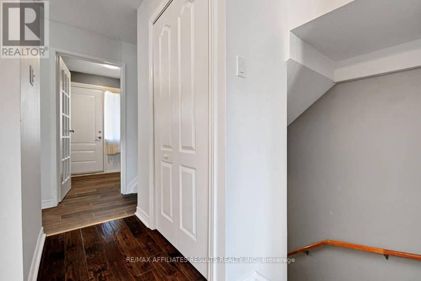 94 - 73 McClintock Way — photo 5 of 39