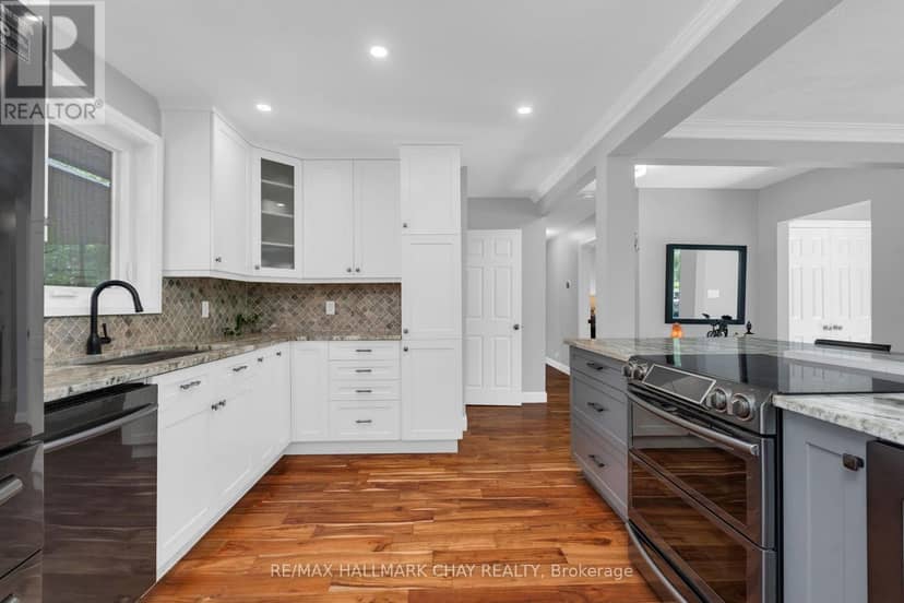 12 Francis Road — photo 11 of 40